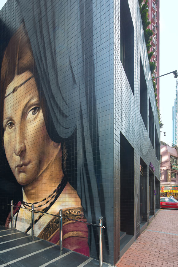 J-Plus-Hotel-by-YOO---Hotel-Exterior-Graffiti