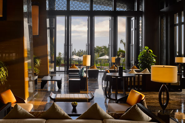 Lobby-Side