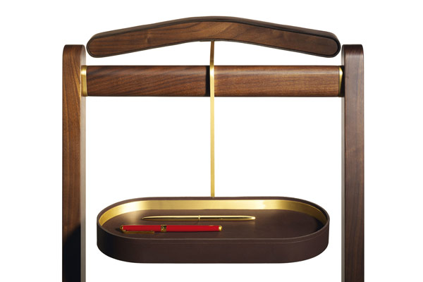 Ren_valet-stand_detail