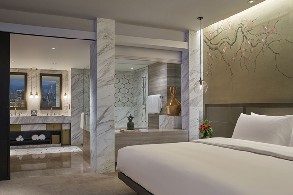 Grand-Hyatt-Hong-Kong-Ambassador-Harbour-View-Suite-Bedroom-1mb