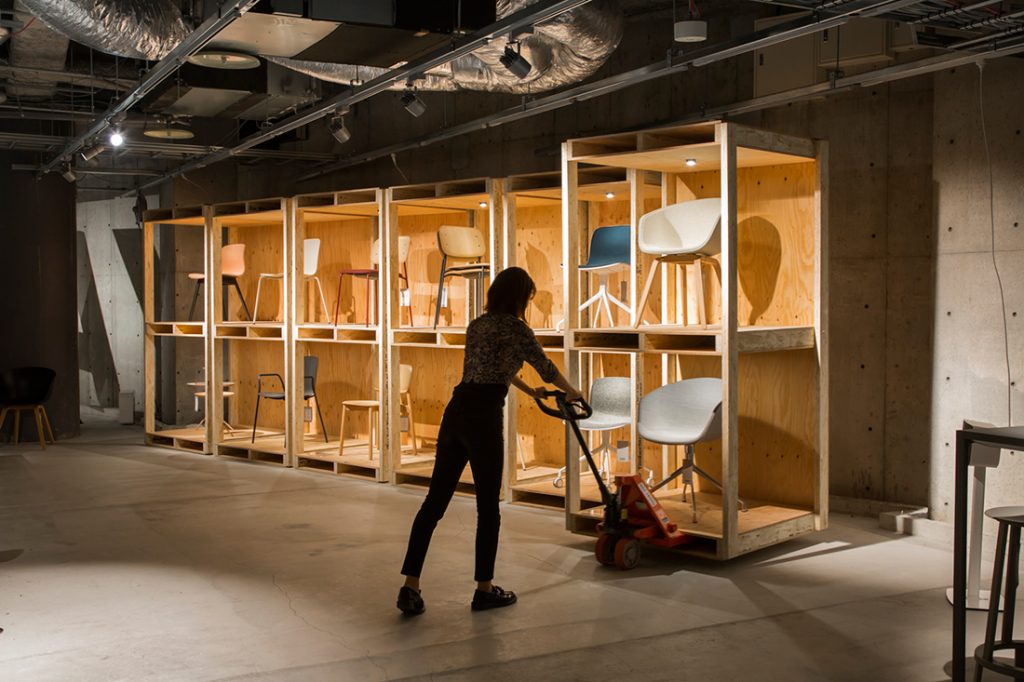 Schemata_HAY_4_moving-a-display