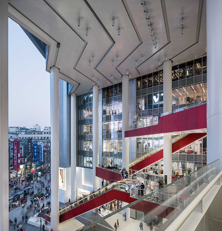 shimao-_view-from-4th-floor-balcony-to-East-Nanjing-Rd