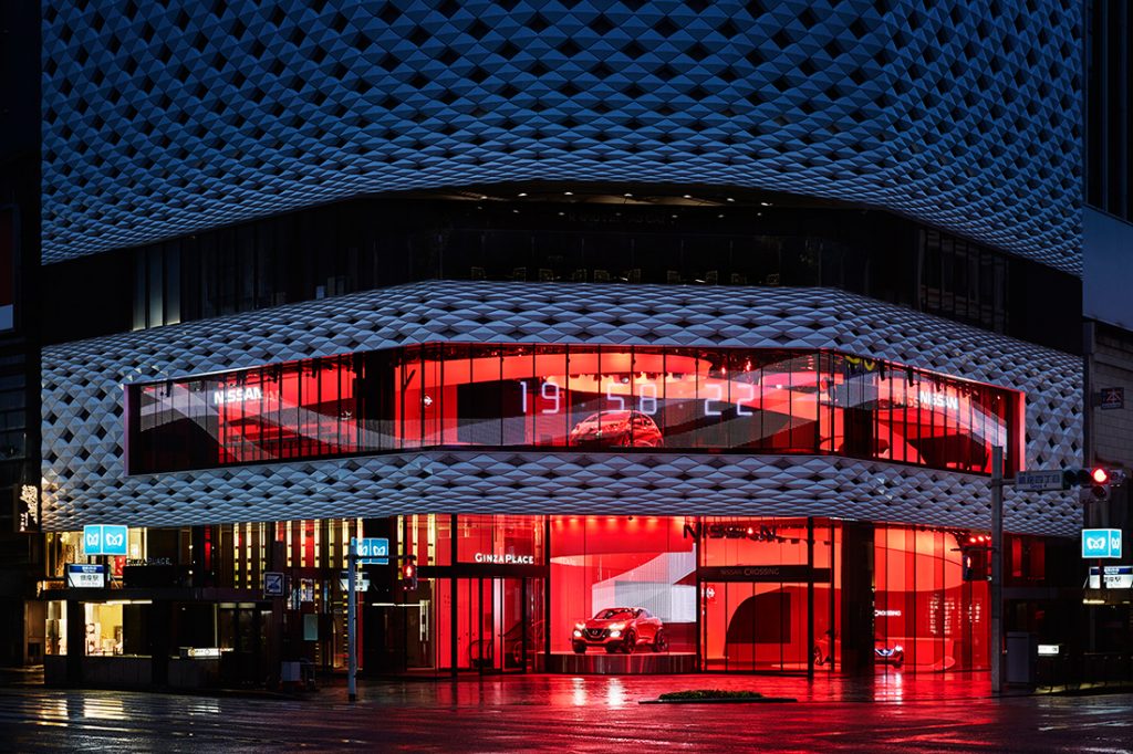 8 inc_Nissan_crossing-tokyo