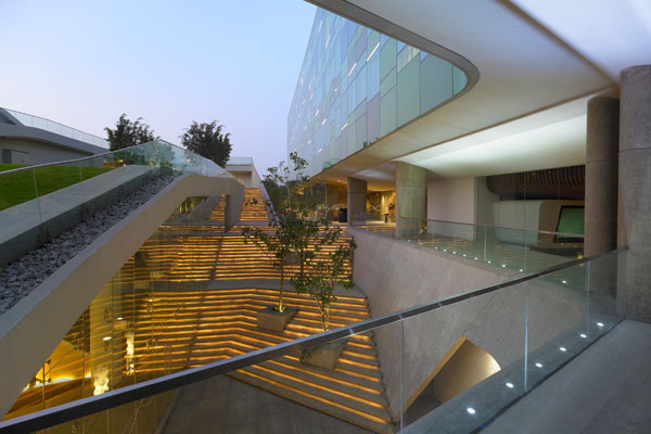 11-Twds-courtyard-steps-Night_AP-edit