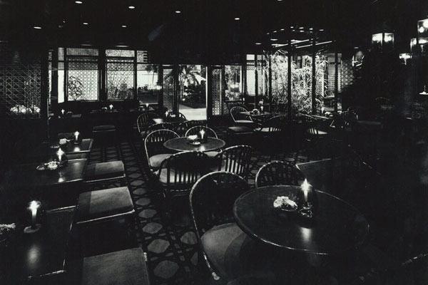 B22---Bamboo-Bar-(at-night)
