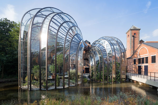 486_03_HR_BombaySapphireDistillery_CREDIT_IwanBaan