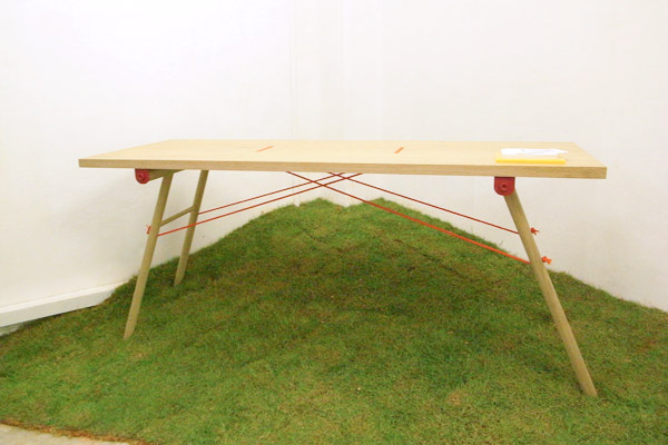 Acre-Foldable-Table