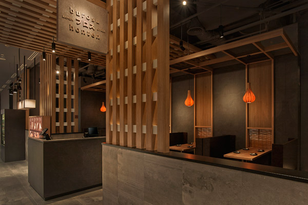 Emporium-Shokuhin---Burosu-Honten-ramen-&-gyoza--Main-Entrance