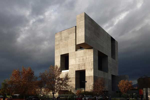 Alejandro-Aravena-Innovation-Center-02_0