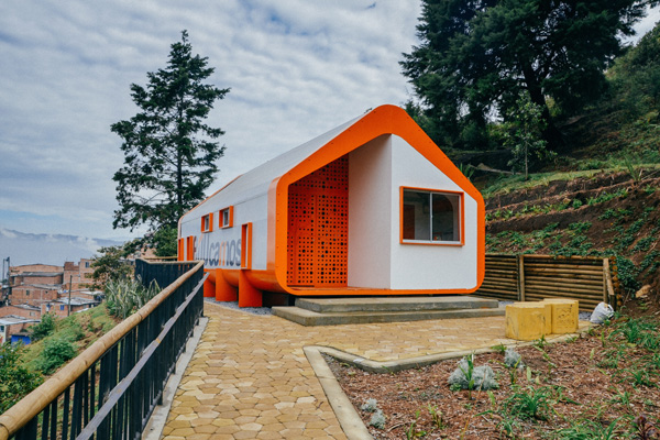 11_A-community-activity-centre-Educamos-Classroom-located-at-the-Circumvent-GardenMunicipality-of-Medelln