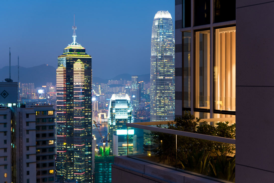 Filling the Expanse: Quiet Grandeur in a Penthouse by Brewin Design Office