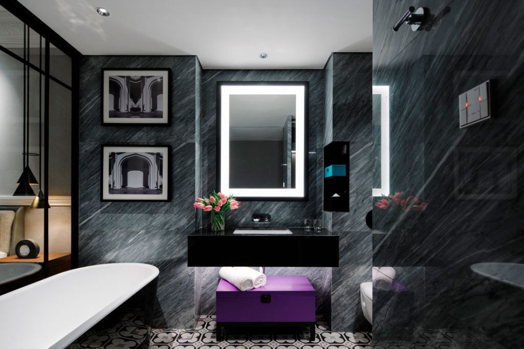 Grand-Park-City-Hall_hotel_Club-Premier-King-Room-3