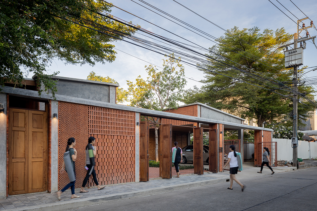 Chat-Architects_Sala-Areeya_street_ph-Ketsiree-Wongwan
