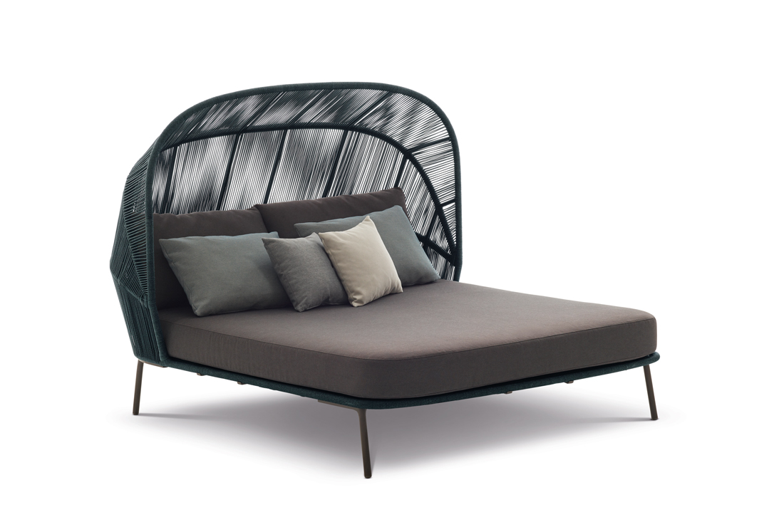 outdoor furniture Xtra_DEDON_RILLY_Still_01