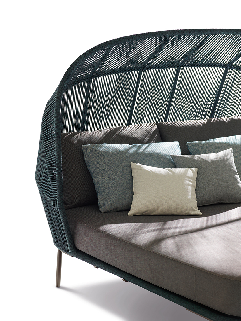 outdoor furniture Xtra_DEDON_RILLY_Still_05