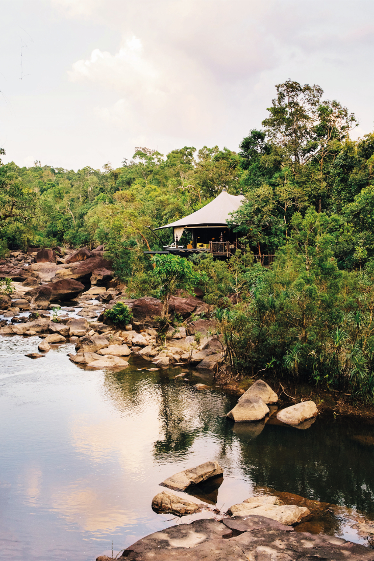 sustainability-in-hotel-design-Shinta-Mani-Wild-by-Bill-Bensley-Tents