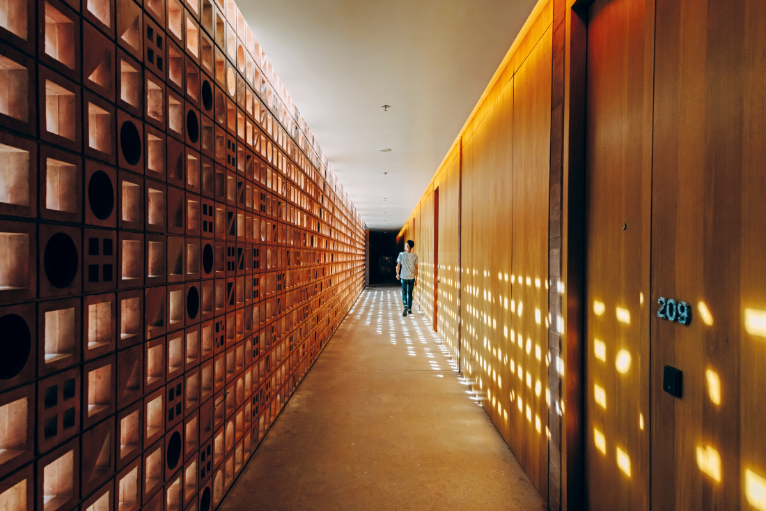 sustainability-in-hotel-design-corridor-at-Potato-Head-Studios-by-OMA-and-Andramatin