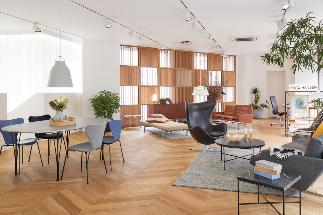 Fritz-Hansen-Tokyo-showroom-in-a-building-designed-by-Kengo-Kuma-3
