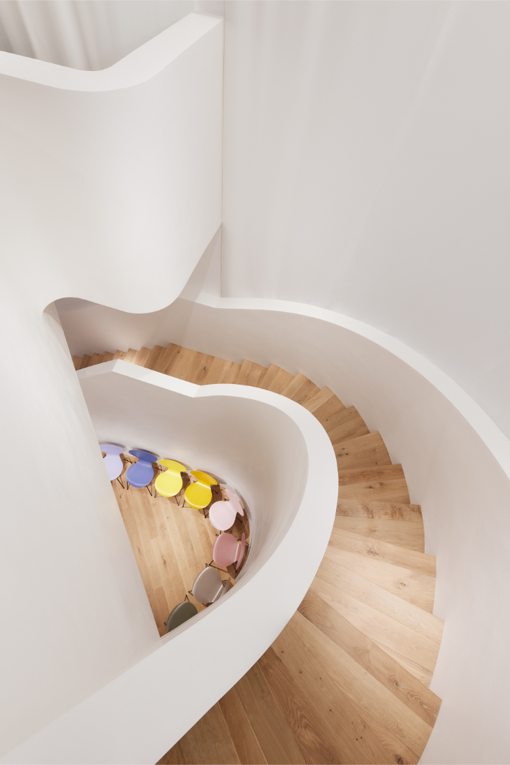 Fritz-Hansen-Tokyo-showroom-in-a-building-designed-by-Kengo-Kuma-7