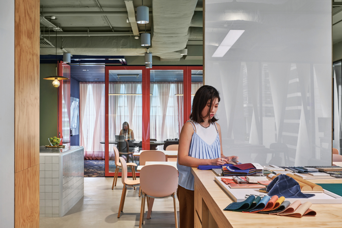 Siren-Design's-SG-Office-2