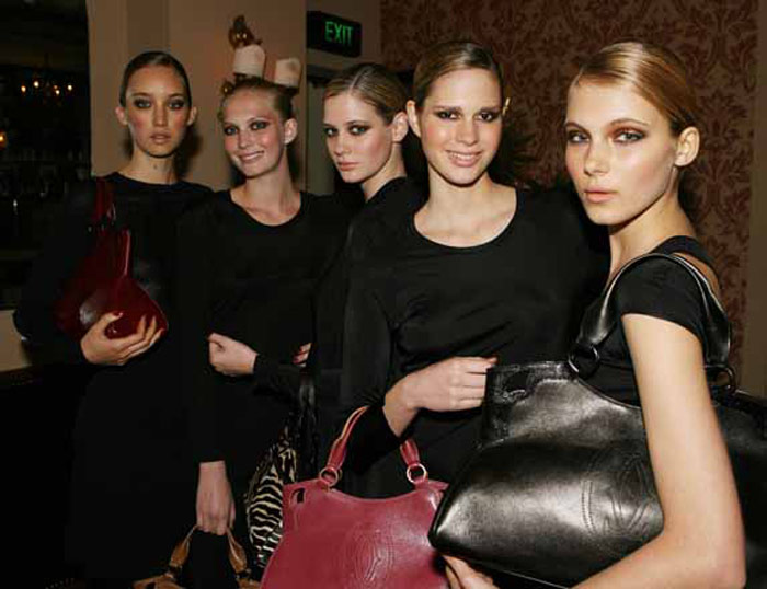 _-Models-with-Bags-(6)