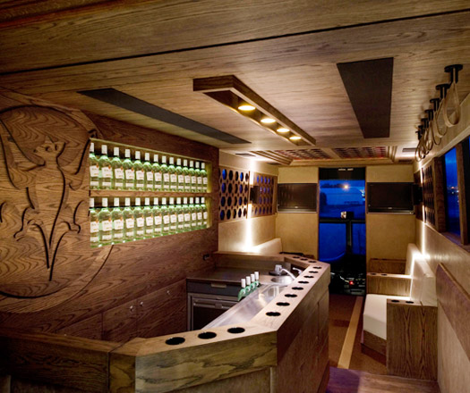 Bacardi Bus 6