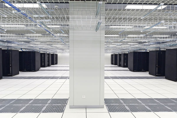 HOW BANKS ARE PROTECTING YOUR DATA – LOOK INSIDE A HIGH TECH DATA CENTRE IN SHANGHAI