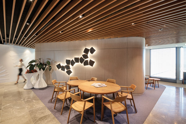MARUNI’S HIROSHIMA CHAIRS FOR HERBERT SMITH FREEHILLS