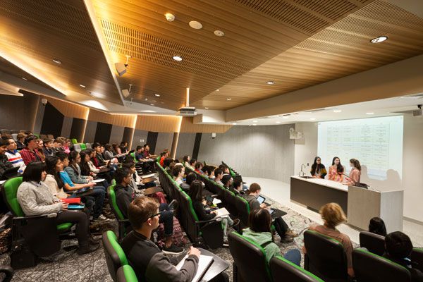 2014_Elizabeth-Blackburn-School-of-Sciences_07