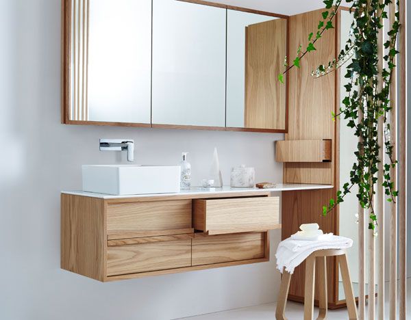 150702-Zuster-Reece-003-Drawer-Open-a