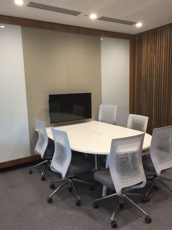18772323_designer_pinboards_upholstered_pinboard_for_novartis_meeting_room