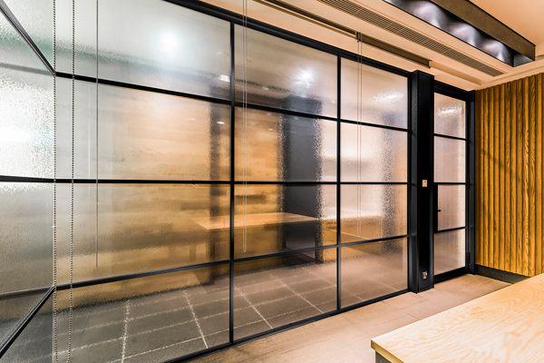 JEB International – Glass – Indesign Live