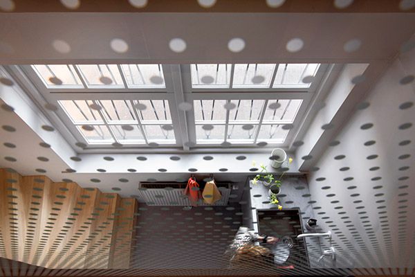 7.-Glass-Gradient-Dot-(Etch)-by-Scholten-&-Baijings-for-Skyline-Design_Photography-Inga-Powilleit