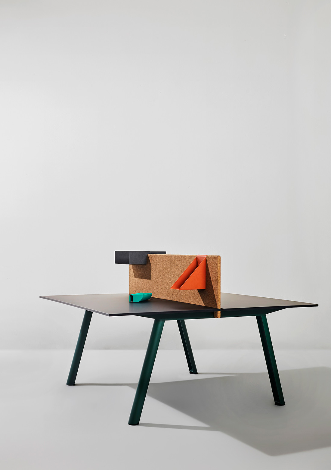 Apollo, the modular system of scalable desks by Shane Schneck for Manerba.