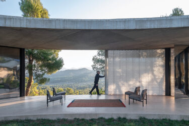 Re-Rug: Wonder woven from waste