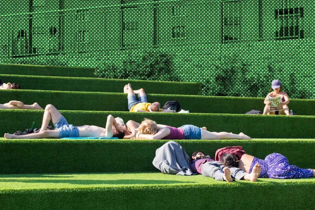 De-Smarting the City