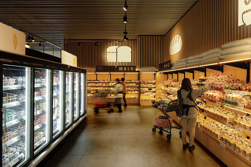 Felna Kanesue, Japan, by Landini Associates, photography by Ippei Shinzawa.