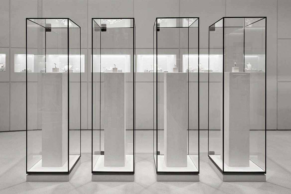 Extrapolating the design vernacular 3 Deep, Hardy Brothers Sydney Flagship store amplifies these qualities to explore a unique experience.