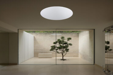 A modernist icon gains a new communal space