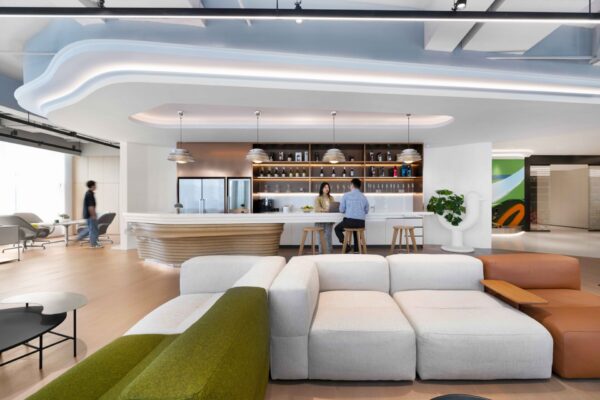 Steelcase opens hybrid showroom and workplace in Hangzhou