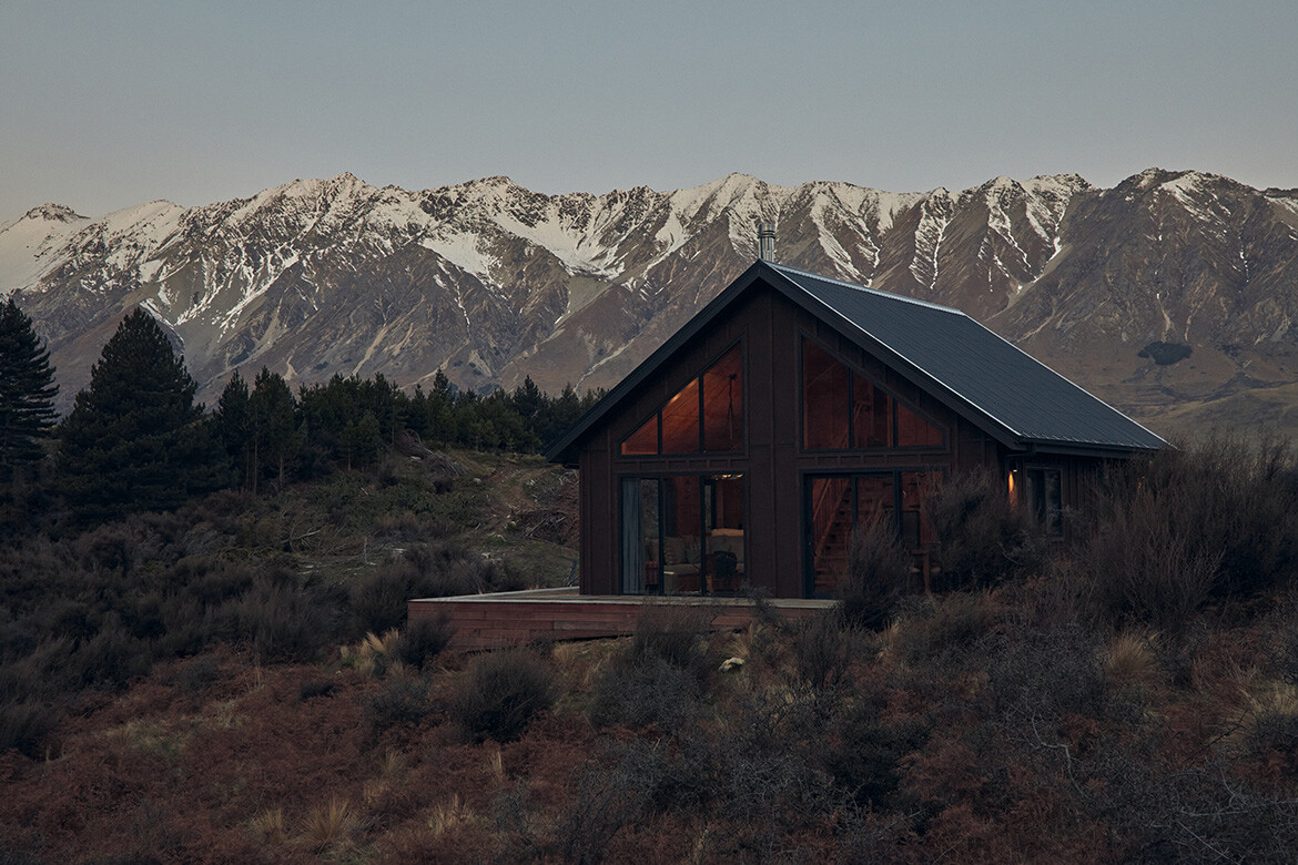 These New Zealand mountain cabins mediate human shelter and alpine scale