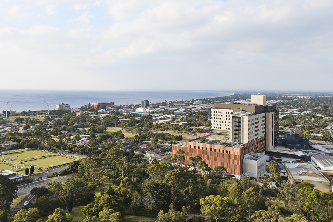 A vertical hospital shaped by Country and community