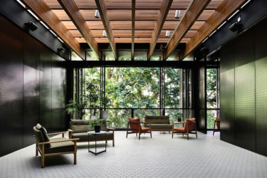 Private Women's Club by Kerstin Thomson Architects. Photo by Derek Swalwell.