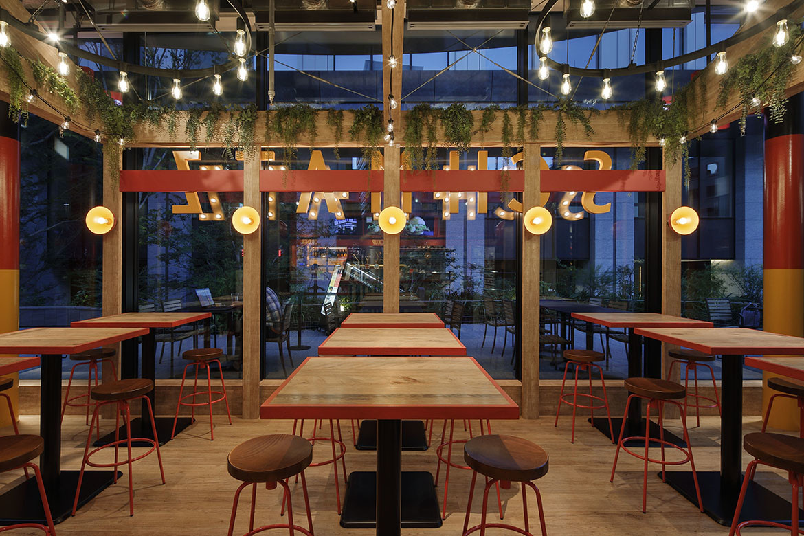 Schmatz Beer Stand at Tokyo World Gate, Tokyo, photography by Daisuke Shima.