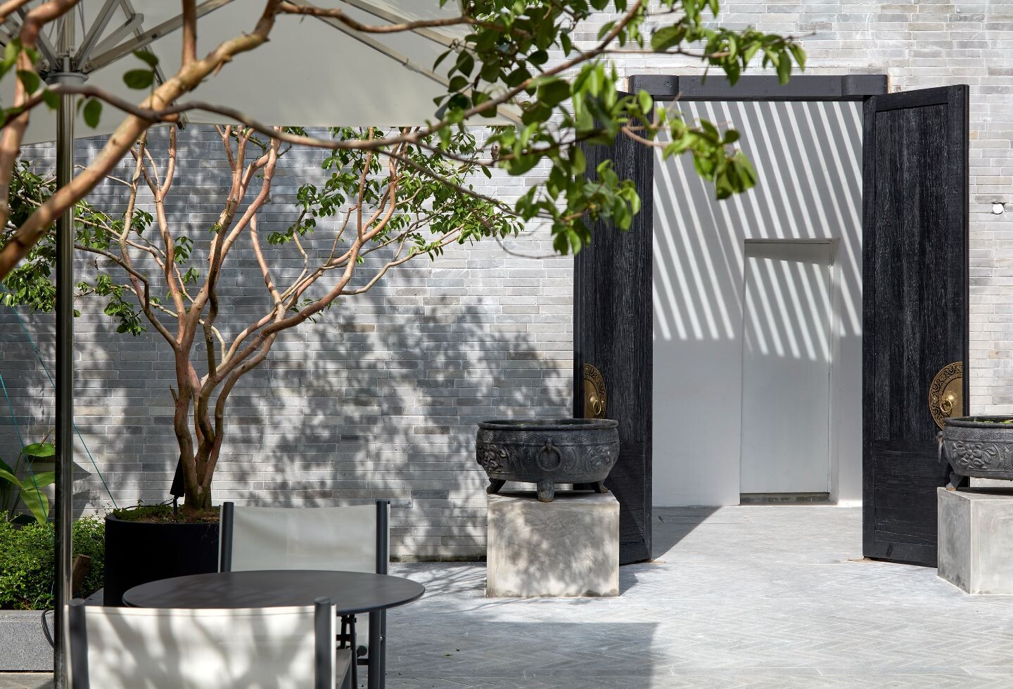 The dance-centred music video for Philip Selway's new song is hauntingly beautiful