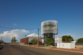 All roads lead to Barcaldine with the arrival of The Globe Lookout